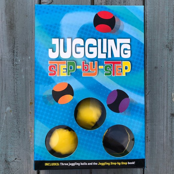 Juggling Step-By-Step Kit: Book by Bobby Besmehn & Three Juggling Balls - Picture 2 of 5